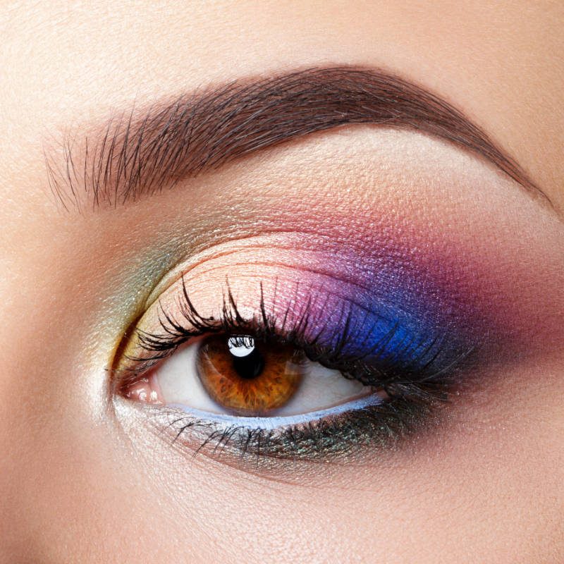closeup-view-of-woman-eye-with-evening-makeup-HRBKPC8.jpg